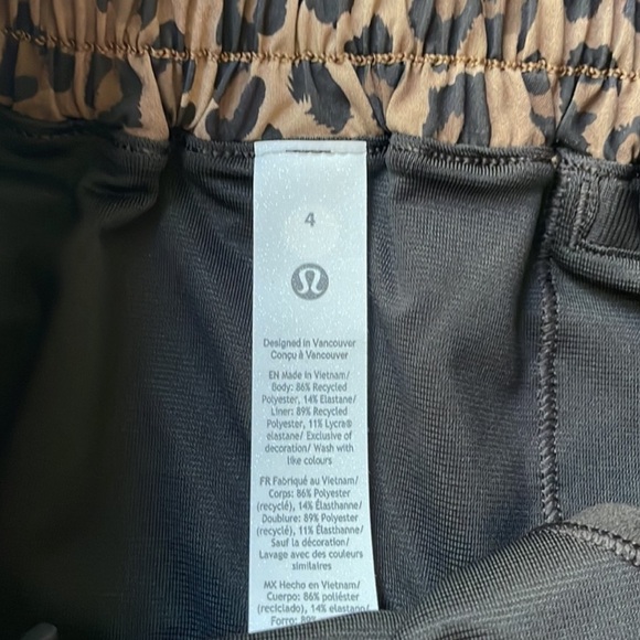 Lululemon Leopard Print Hotty Hot Shorts 2.5" - Picture 3 of 6